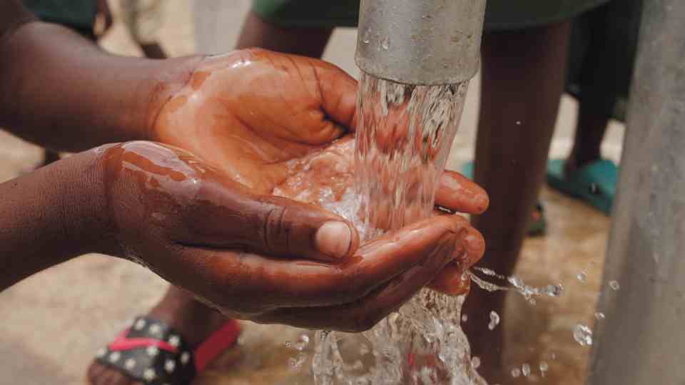 cholera water spread vaccine
